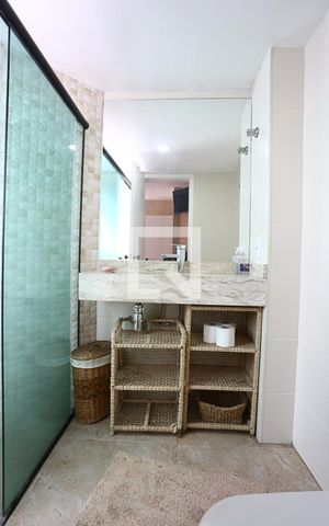 Apartamento à venda com 75m², 3 quartos e 1 vaga Apartamento à venda com 75m², 3 quartos e 1 vagaBanheiro da Suíte