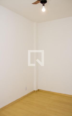 Apartamento à venda com 60m², 2 quartos e 1 vagaQuarto 02