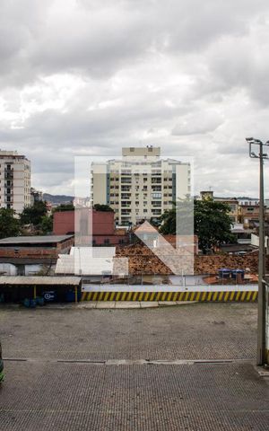 Apartamento à venda com 60m², 2 quartos e 1 vagaSala - Janela 