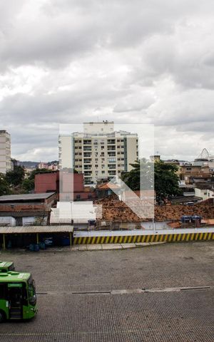 Apartamento à venda com 60m², 2 quartos e 1 vagaQuarto 01 - Janela