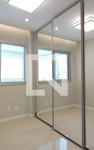 Apartamento à venda com 78m², 2 quartos e 1 vaga Apartamento à venda com 78m², 2 quartos e 1 vagaQuarto 1 - Armários