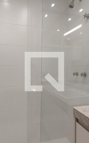 Apartamento à venda com 78m², 2 quartos e 1 vaga Apartamento à venda com 78m², 2 quartos e 1 vagaBanheiro da Suíte