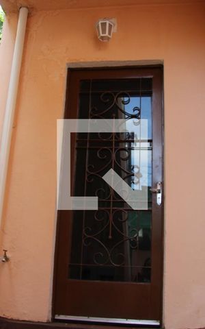 Casa para alugar com 75m², 1 quarto e 1 vagaPorta entrada 