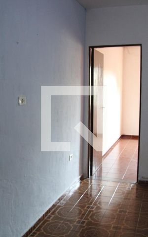 Casa para alugar com 75m², 1 quarto e 1 vagaSala 