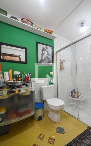 Casa à venda com 200m², 4 quartos e 2 vagasBanheiro Suíte Externa 04