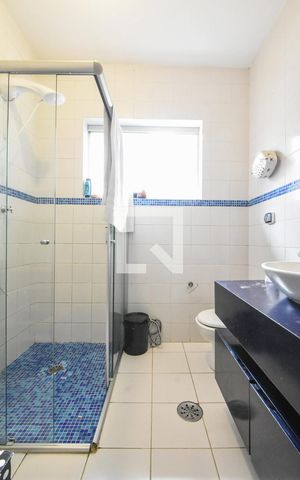 Casa à venda com 200m², 4 quartos e 2 vagasBanheiro 01