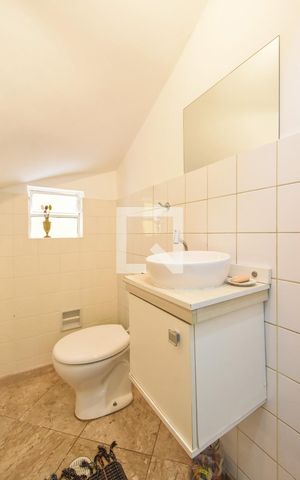 Casa à venda com 200m², 4 quartos e 2 vagasLavabo