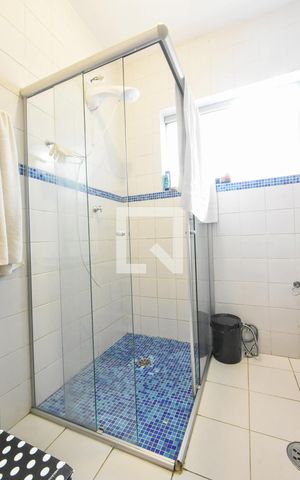 Casa à venda com 200m², 4 quartos e 2 vagasBanheiro 01