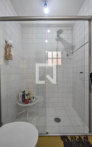 Casa à venda com 200m², 4 quartos e 2 vagasBanheiro Suíte Externa 04