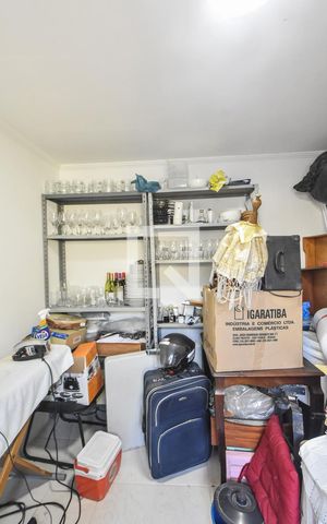Casa à venda com 200m², 4 quartos e 2 vagasQuarto de Serviços 