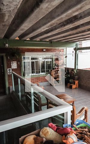 Casa à venda com 320m², 3 quartos e 2 vagas Casa à venda com 320m², 3 quartos e 2 vagasVaranda