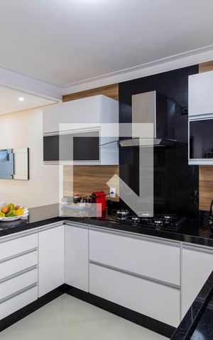 Casa à venda com 156m², 3 quartos e 5 vagas Casa à venda com 156m², 3 quartos e 5 vagasCozinha