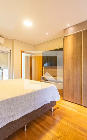 Casa à venda com 313m², 3 quartos e 3 vagas Casa à venda com 313m², 3 quartos e 3 vagasQuarto 3