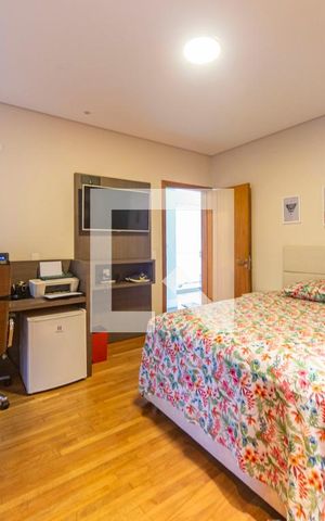 Casa à venda com 313m², 3 quartos e 3 vagas Casa à venda com 313m², 3 quartos e 3 vagasQuarto 2