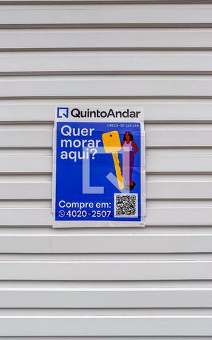 Casa à venda com 313m², 3 quartos e 3 vagas Casa à venda com 313m², 3 quartos e 3 vagasPlaca instalada na Fachada