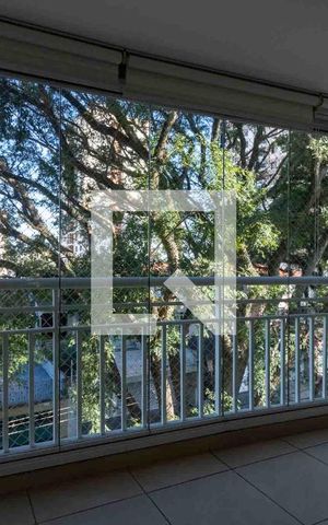 Apartamento à venda com 95m², 2 quartos e 2 vagas Apartamento à venda com 95m², 2 quartos e 2 vagasVaranda