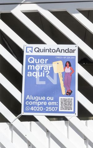 Casa à venda com 154m², 3 quartos e 3 vagas Casa à venda com 154m², 3 quartos e 3 vagasPlaca