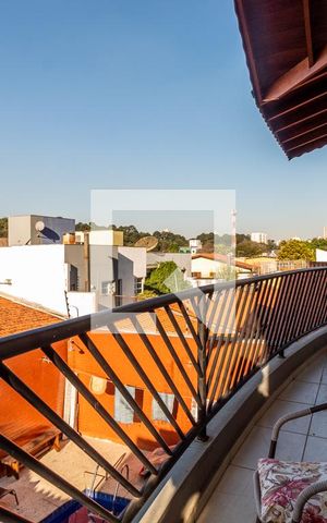Casa à venda com 280m², 3 quartos e 4 vagas Casa à venda com 280m², 3 quartos e 4 vagasSacada Quarto 2