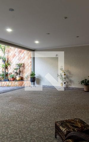 Casa à venda com 280m², 3 quartos e 4 vagas Casa à venda com 280m², 3 quartos e 4 vagasGaragem