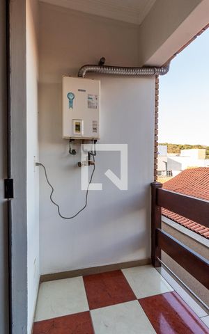 Casa à venda com 280m², 3 quartos e 4 vagas Casa à venda com 280m², 3 quartos e 4 vagasSacada