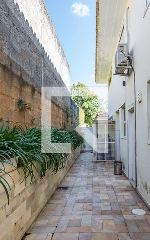Casa de condomínio à venda com 700m², 4 quartos e 5 vagasÁrea externa