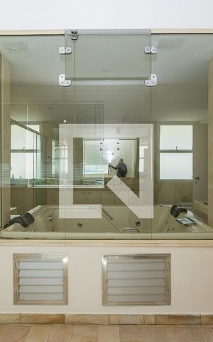 Casa de condomínio à venda com 700m², 4 quartos e 5 vagasVaranda da Suíte 1