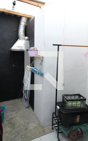 Casa à venda com 200m², 2 quartos e 1 vagaÁrea de Serviço