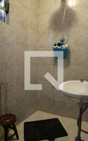 Casa à venda com 200m², 2 quartos e 1 vagaBanheiro da Suíte