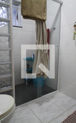Casa à venda com 200m², 2 quartos e 1 vagaBanheiro