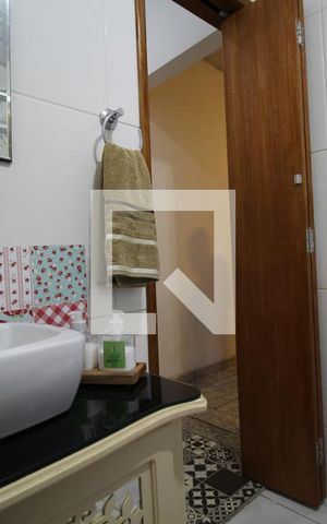 Casa à venda com 200m², 2 quartos e 1 vagaBanheiro