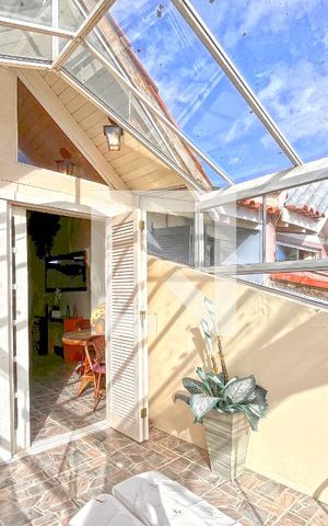 Casa à venda com 267m², 3 quartos e 3 vagasVaranda da Sala íntima