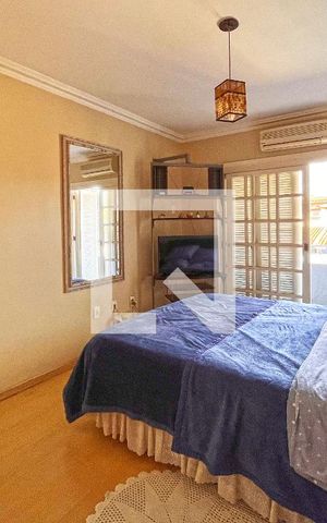 Casa à venda com 267m², 3 quartos e 3 vagasSuíte