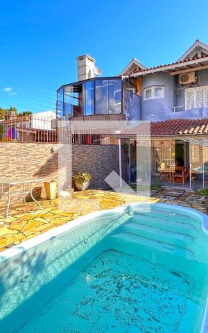 Casa à venda com 267m², 3 quartos e 3 vagasPiscina