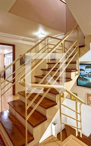 Casa à venda com 267m², 3 quartos e 3 vagasHall