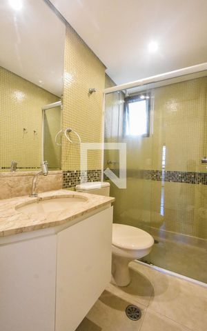 Apartamento para alugar com 180m², 4 quartos e 3 vagasBanheiro 02