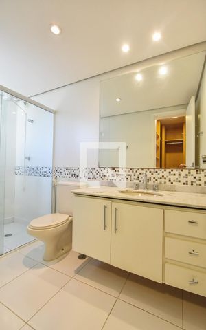 Apartamento para alugar com 180m², 4 quartos e 3 vagasBanheiro Suíte 02