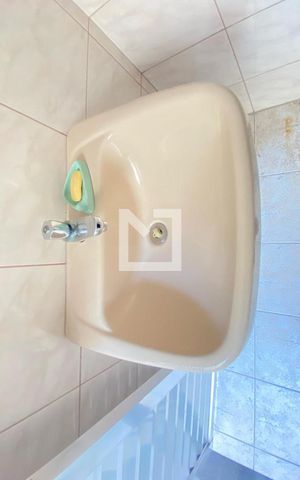 Casa à venda com 198m², 3 quartos e 2 vagasBanheiro - Área de Serviço Descoberta