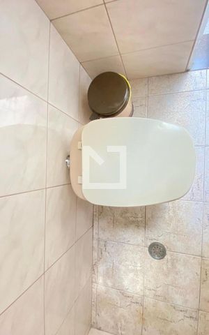 Casa à venda com 198m², 3 quartos e 2 vagasBanheiro - Área de Serviço Descoberta