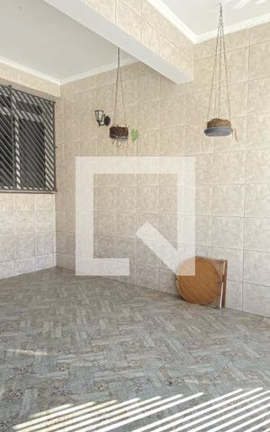 Casa à venda com 198m², 3 quartos e 2 vagasGaragem