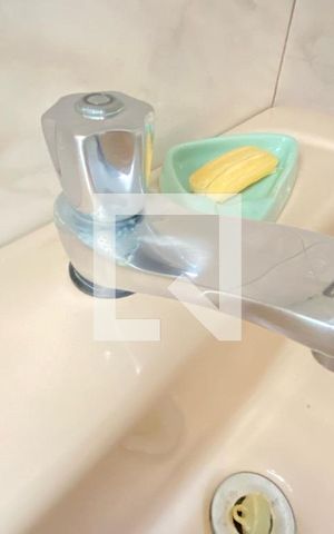 Casa à venda com 198m², 3 quartos e 2 vagasBanheiro - Área de Serviço Descoberta 