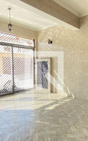 Casa à venda com 198m², 3 quartos e 2 vagasGaragem