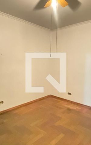 Casa à venda com 198m², 3 quartos e 2 vagasQuarto 3 