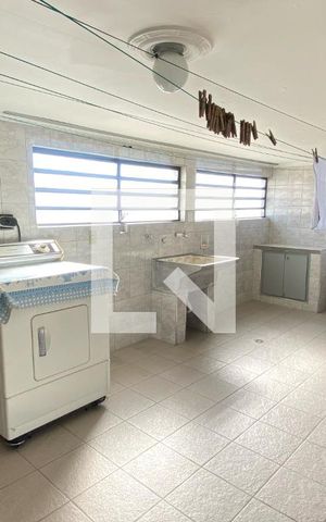 Casa à venda com 198m², 3 quartos e 2 vagasÁrea de Serviço Coberta 