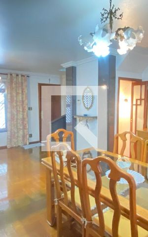 Casa à venda com 198m², 3 quartos e 2 vagasSala 