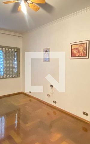 Casa à venda com 198m², 3 quartos e 2 vagasQuarto - Suíte 