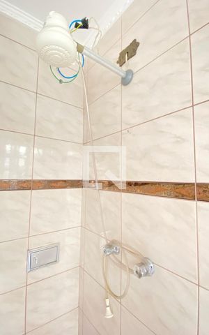 Casa à venda com 198m², 3 quartos e 2 vagasBanheiro - Área de Serviço Descoberta