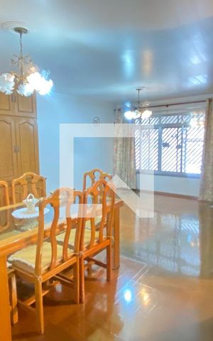 Casa à venda com 198m², 3 quartos e 2 vagasSala 