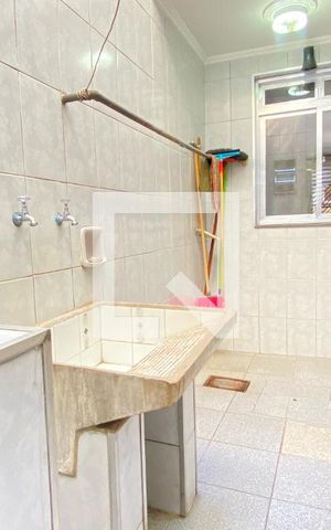 Casa à venda com 198m², 3 quartos e 2 vagasÁrea de Serviço Descoberta 