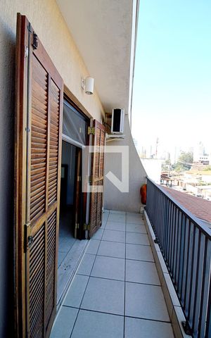 Casa à venda com 219m², 3 quartos e 2 vagas Casa à venda com 219m², 3 quartos e 2 vagasVaranda da Suíte 1