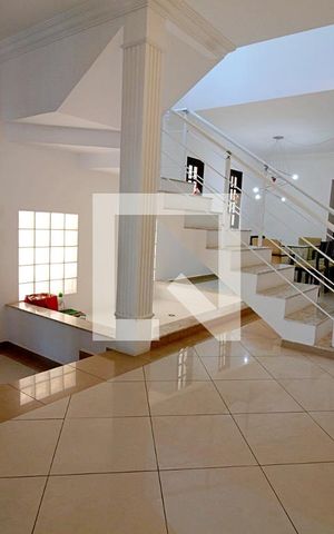 Casa à venda com 219m², 3 quartos e 2 vagas Casa à venda com 219m², 3 quartos e 2 vagasSala de Jantar